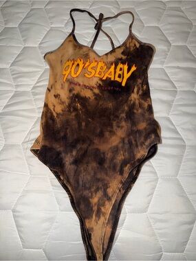 SHEIN Brown Tie-Dye Halter Bodysuit with Yellow-Orange Graphic